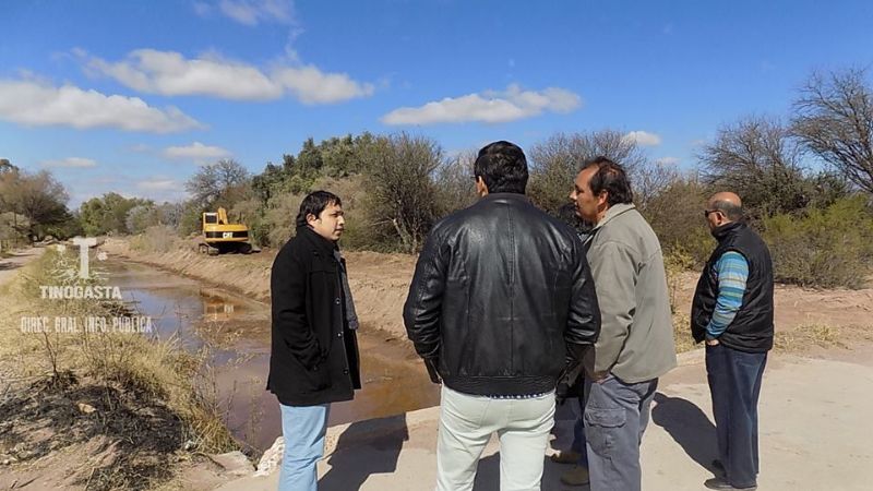 Trabajos en canales y obras en beneficio de los productores