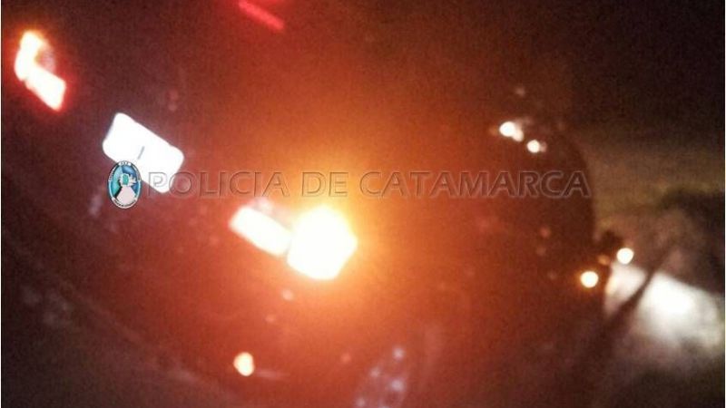 Una camioneta quedó al borde del precipicio en la Cuesta El Portezuelo