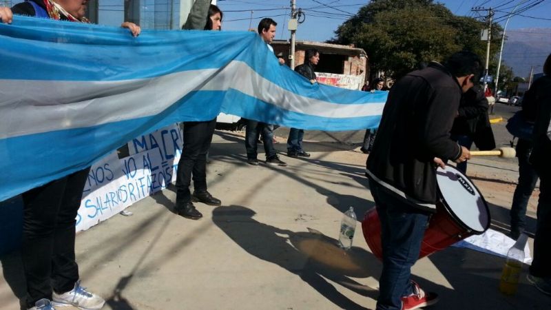 Protestaron en contra de Macri y fueron reprimidos