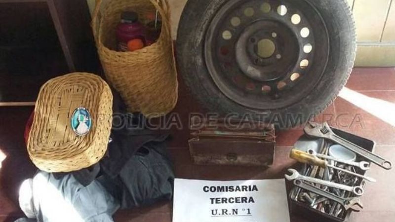 Quiso robar el estéreo de un auto y fue sorprendido por el dueño