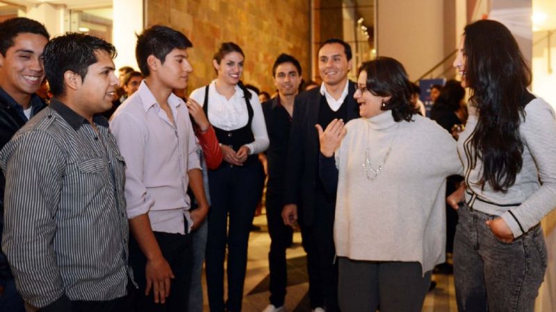 La Gobernadora festejó el cumple de la Residencia Universitaria