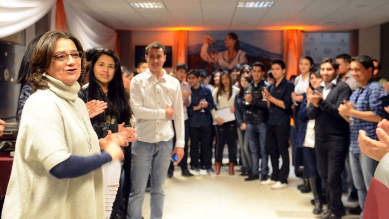 La Gobernadora festejó el cumple de la Residencia Universitaria