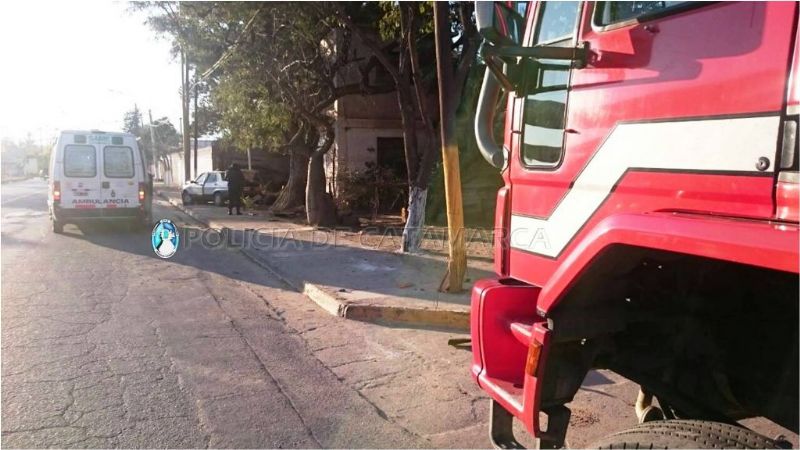 Se estrelló contra un poste del alumbrado público