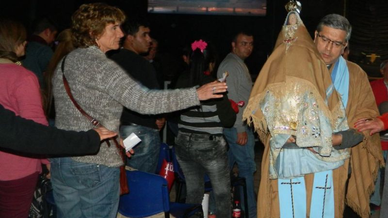 La Virgen del Valle presidió la última noche de la Fiesta Nacional del Poncho