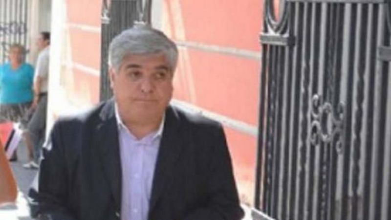 Mores y Vizcarra esperarán el juicio en Miraflores