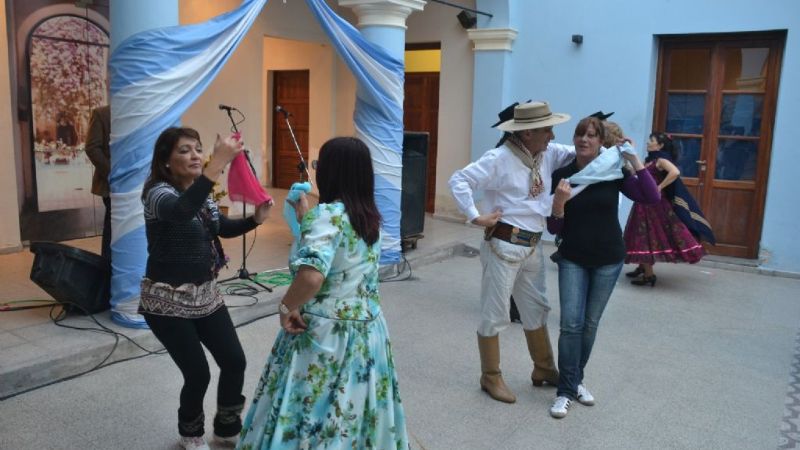 La Casa de la Cultura albergó un exitoso “Poncho Urbano”