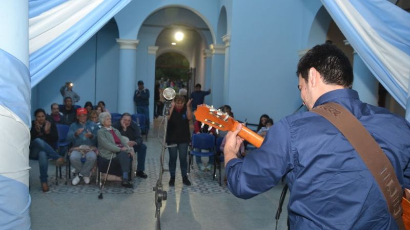 La Casa de la Cultura albergó un exitoso “Poncho Urbano”