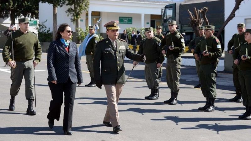 Lucía encabezó el acto por el aniversario de Gendarmería