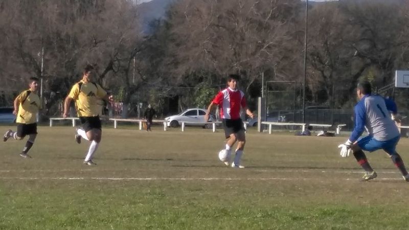 Computación en Maxi y Profefsos en Sénior, lideran el torneo Anual