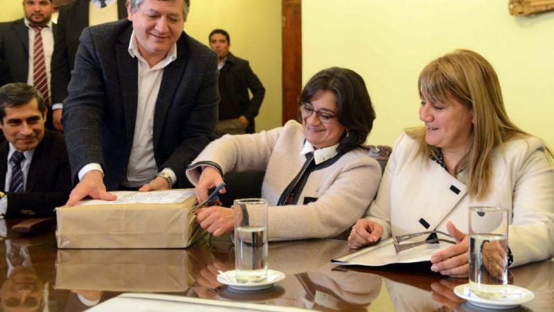 Se presentaron cinco empresas oferentes para el tomógrafo del Hospital de Niños