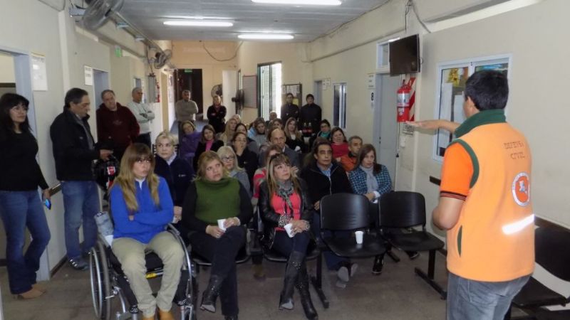 Ultiman detalles para el simulacro de evacuación en el Colegio del Carmen