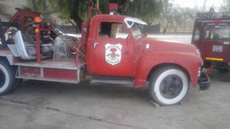 Bomberos necesitan ayuda para restaurar el primer camión de 1948