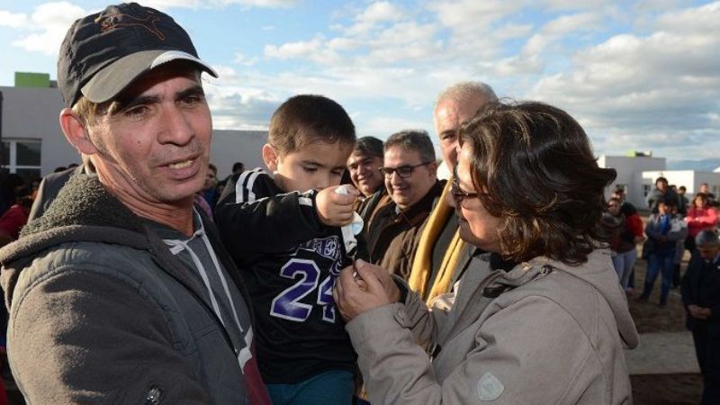 Entregaron 28 viviendas a familias del sur capitalino