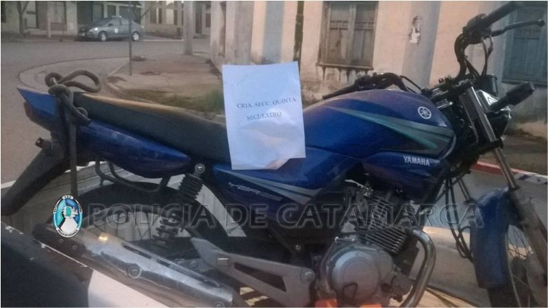 Fue detenido infraganti y recuperaron una motocicleta con pedido de secuestro