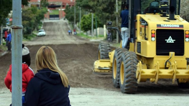 Tras las lluvias, reinician trabajos de reparación de calles en FME