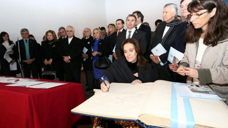 Acta-compromiso “Una Casa fraterna y solidaria”