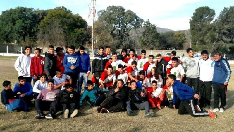 La Carrera le ganó a todos y es el Campeón Sub17 de Las Chacras