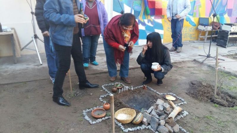 Homenaje a la Pachamama en el Hogar de Ancianos