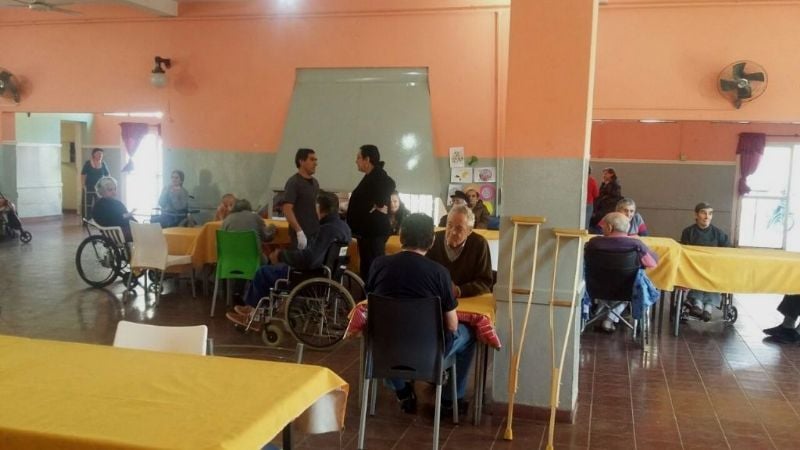 Empleados del Senado visitaron el Hogar de Ancianos