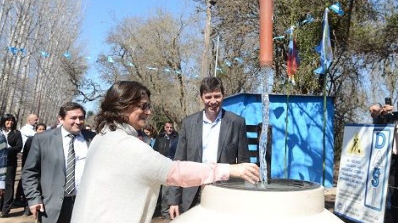 Lucía recorrió Ambato e inauguró múltiples obras