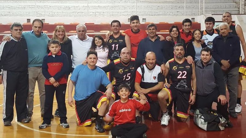 Aragón Construcciones  es el campeón de la categoría Maxi