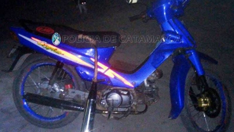 Arrestan a dos jóvenes y secuestran una moto en Fray Mamerto Esquiú