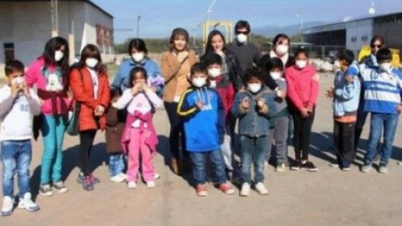 Chicos de las 1000 viviendas visitaron la Planta de Tratamiento