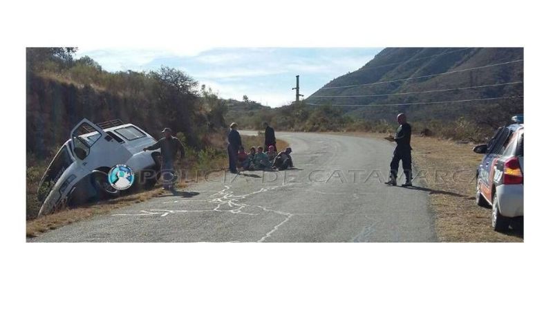 Volcó un utilitario camino a Las Juntas
