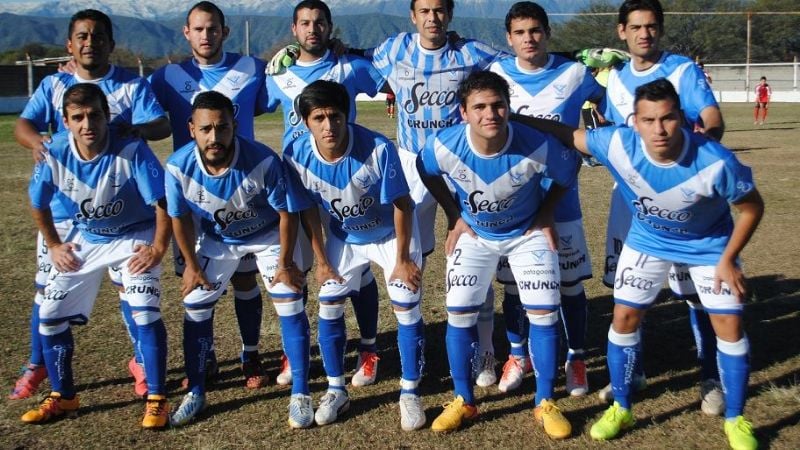 Triunfos de Vélez y Villa Cubas abriendo el Anual capitalino