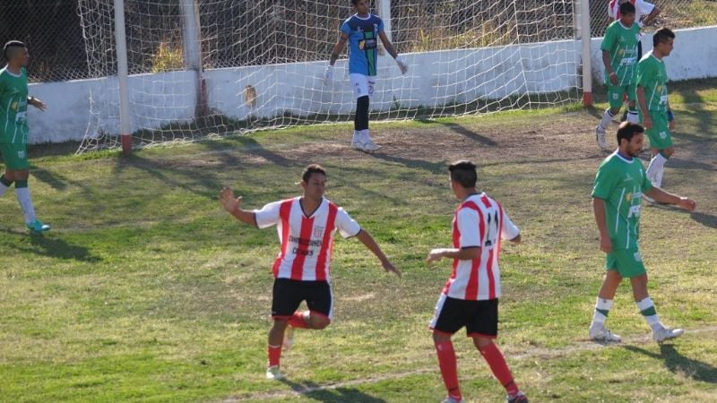 Coronel Daza bajó a San Martín con una goleada y es líder en la “A”