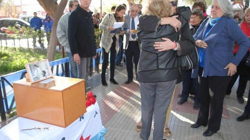 Conmovedora recepción de los restos de Juan Francisco Carreras en Belén