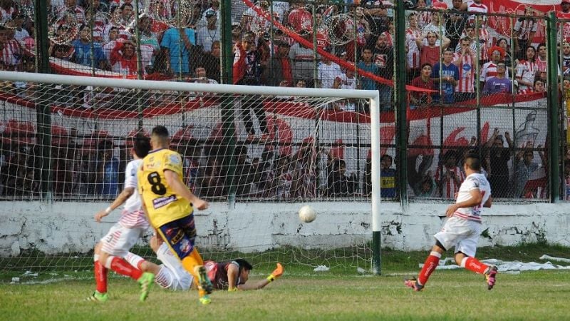 Policial venció a Villa Cubas y Defensores cayó ante Antino