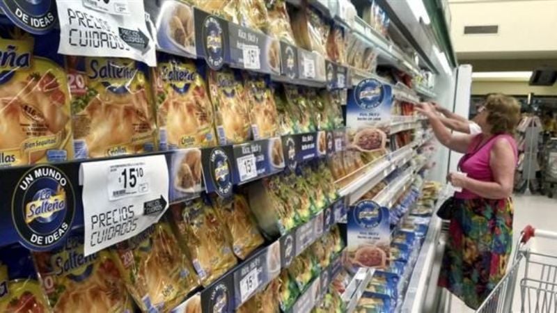 Según informe de Scentia, el consumo volvió a caer en julio