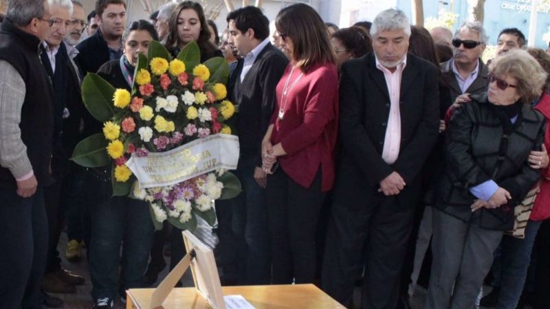 El senador Solá Jais en el Jardín de la Memoria