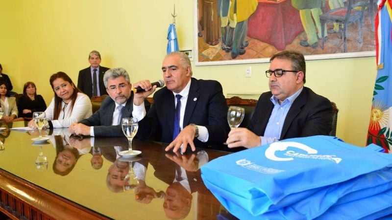 Convenio para la terminalidad educativa de empleados de Senadores