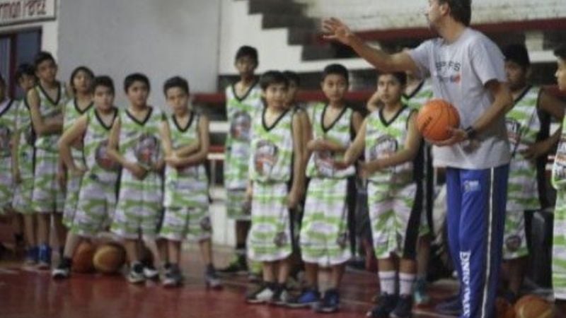 Más de 100 jovenes junto a "Sepo" Ginóbili y Marcos Polla