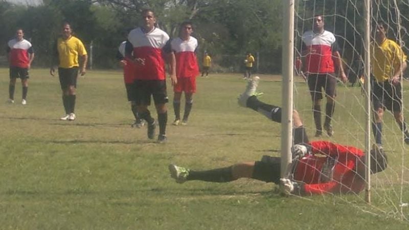 “Favor” arbitral a los “Profes” en el empate ante los “Cuervos”