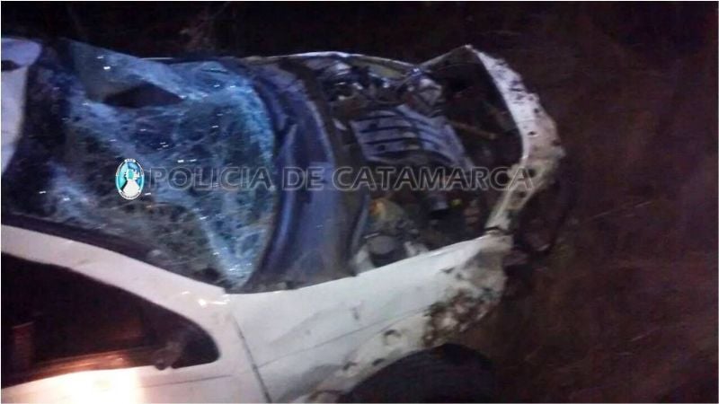 Camioneta cayó a un precipicio de 180 metros