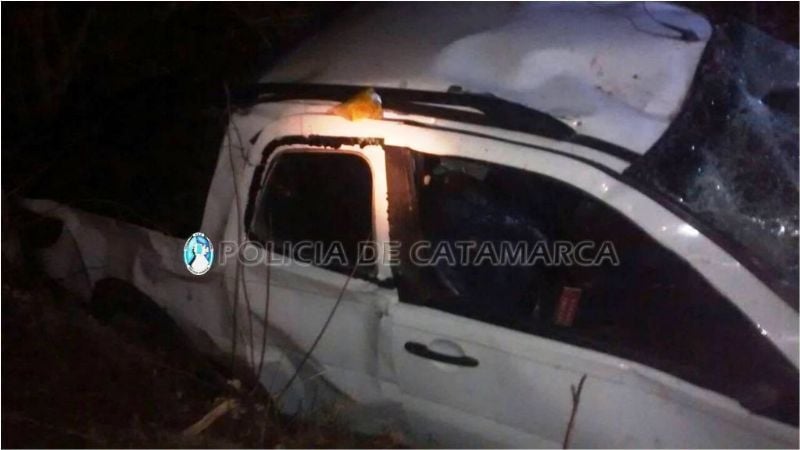 Camioneta cayó a un precipicio de 180 metros