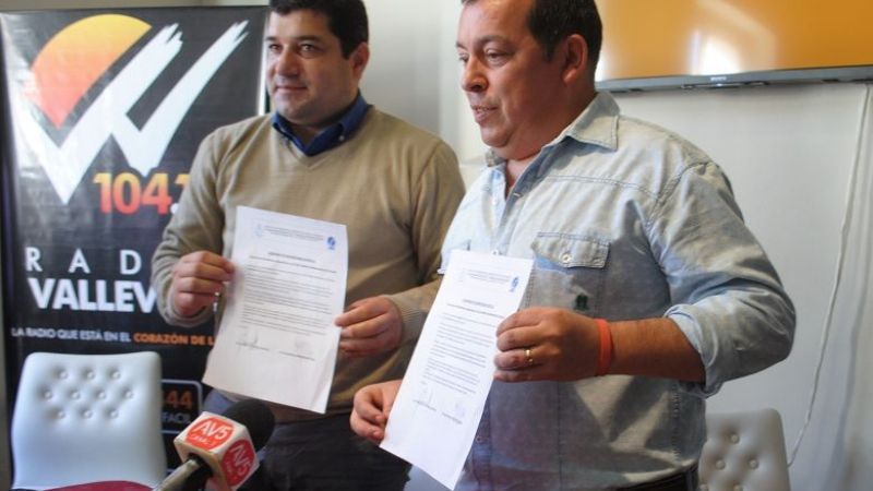 “Defe” presentó la camiseta y aceptó la credencial del “Círculo”