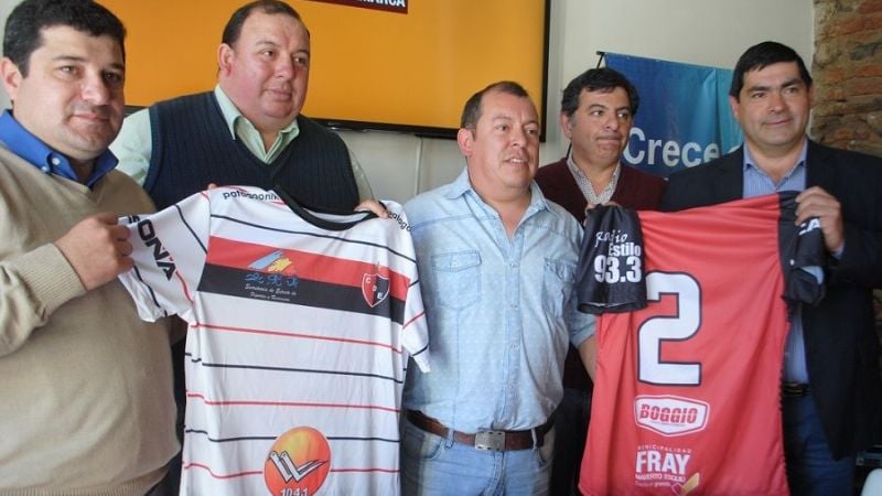 “Defe” presentó la camiseta y aceptó la credencial del “Círculo”