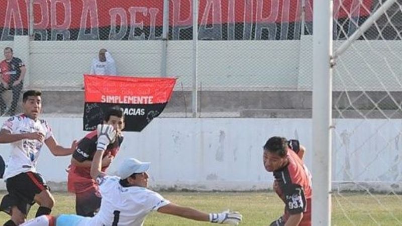 Defensores de Esquiú protestará el partido perdido con Andino