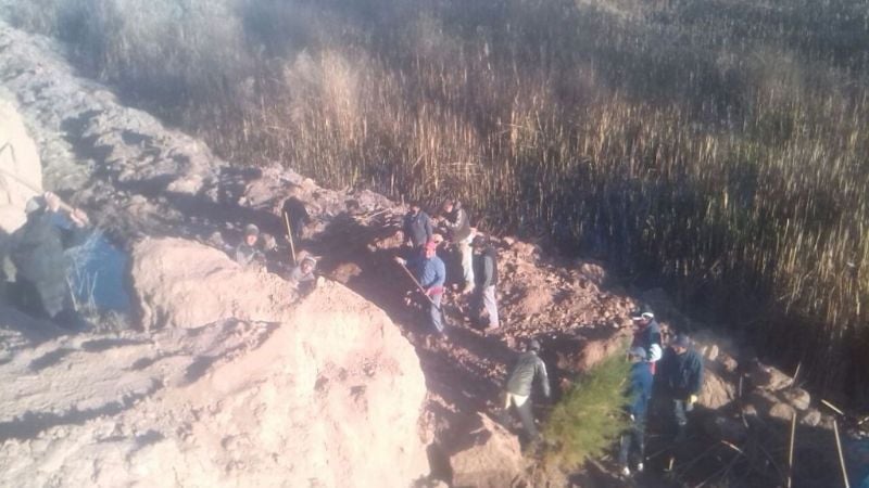 Trabajos de riego en el interior