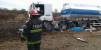 Tragedia. . Los bomberos de Frías fueron los primeros en llegar al lugar del accidente.