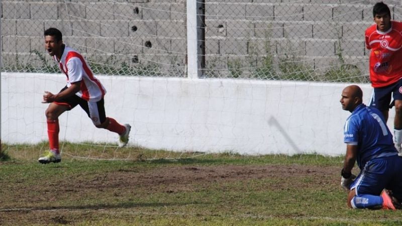 Coronel Daza volvió a la punta venciendo 3-1 a Independiente