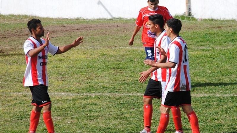 Coronel Daza volvió a la punta venciendo 3-1 a Independiente