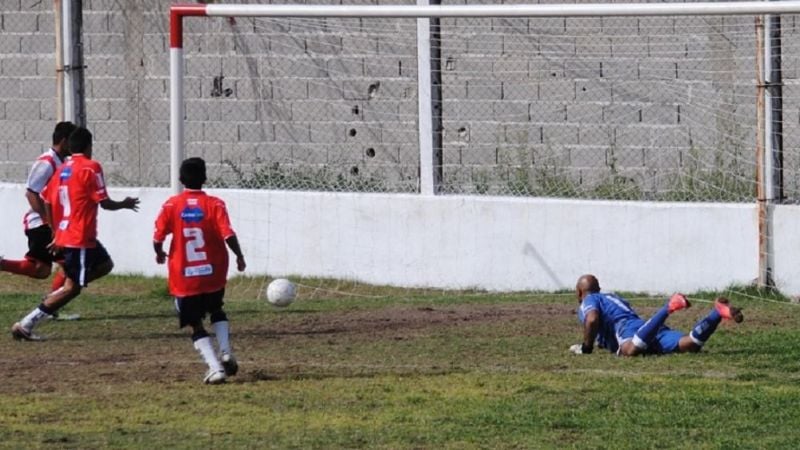 Coronel Daza volvió a la punta venciendo 3-1 a Independiente