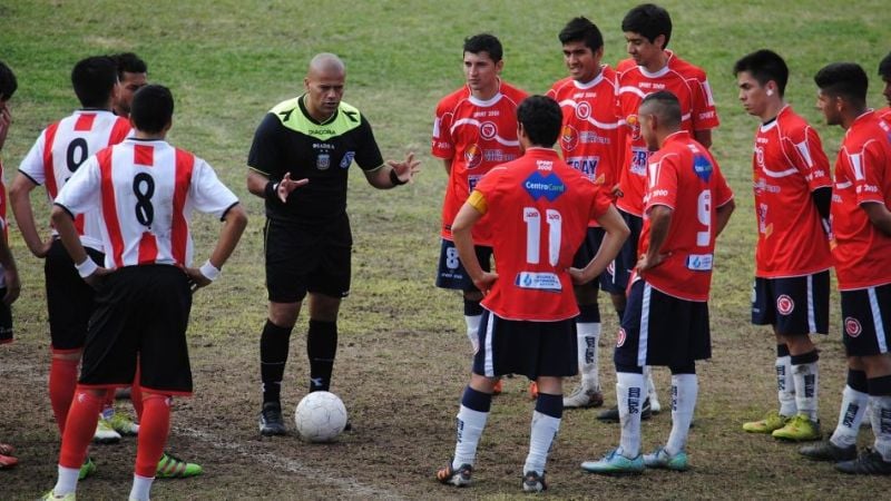 Coronel Daza volvió a la punta venciendo 3-1 a Independiente