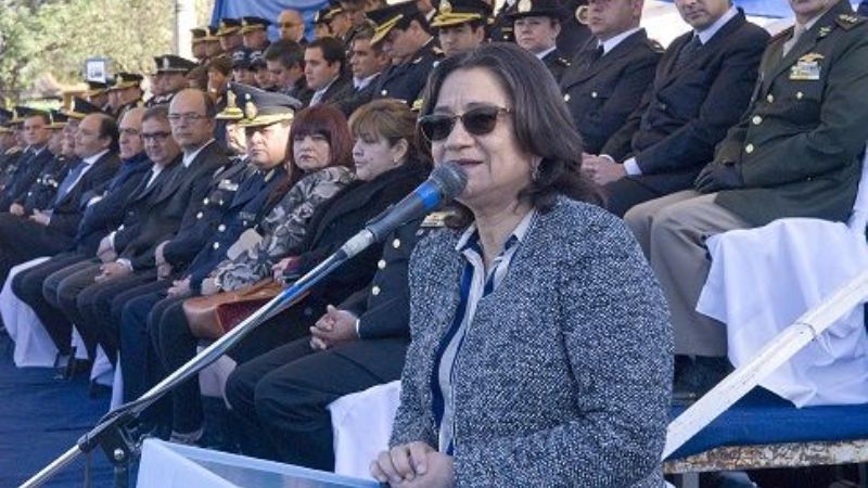 La Gobernadora dijo que es "complicado" dar un aumento de sueldo