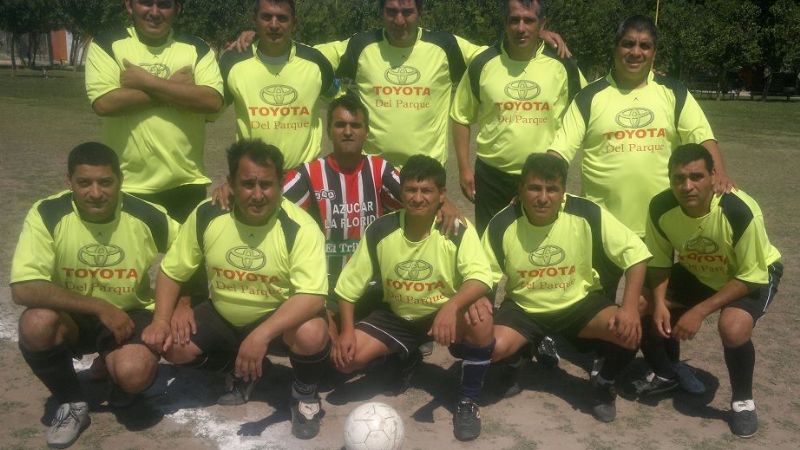 Los Médicos al acecho, tras el empate de “Profes” con los Ratis”